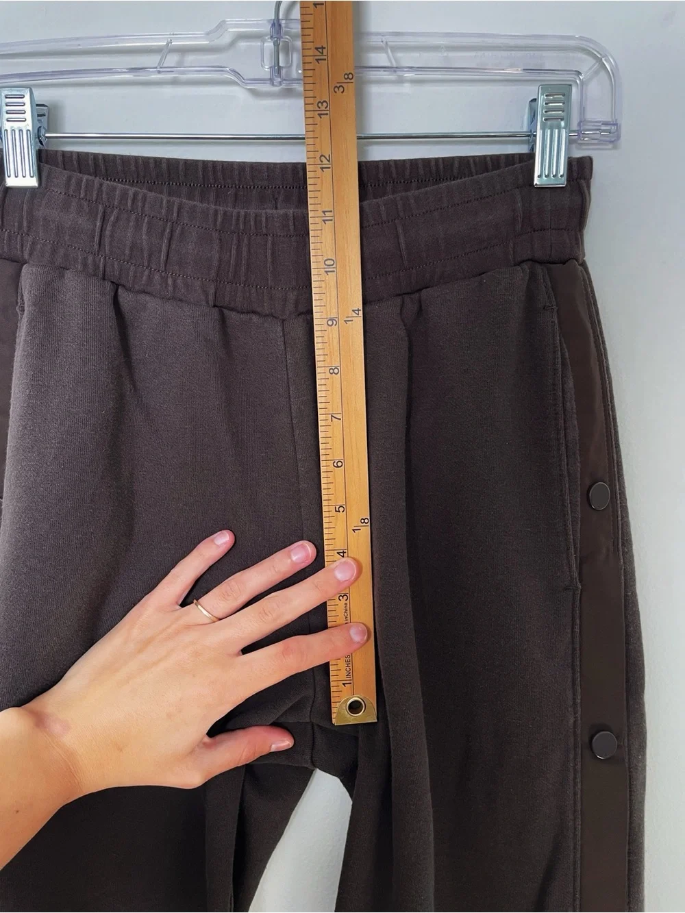 Alo courtside tear away snap pants sweats sweat pants chocolate brown stripe XS